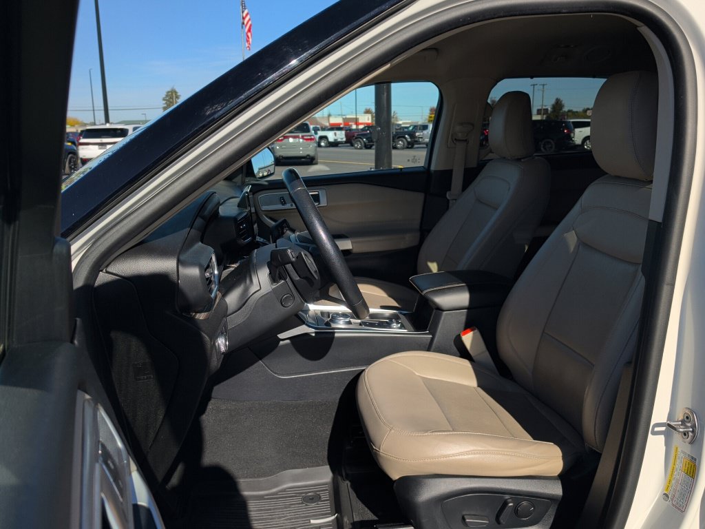 Used 2021 Ford Explorer Limited w/ Equipment Group 301A AWD/4WD image 10