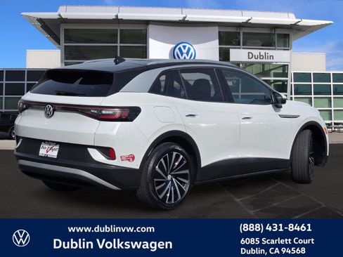 Certified 2023 Volkswagen ID.4 Pro S Plus image 4