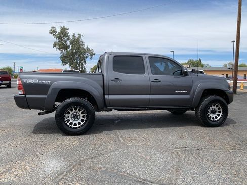 Used 2015 Toyota Tacoma 4x4 Double Cab w/ TRD Sport Package image 5