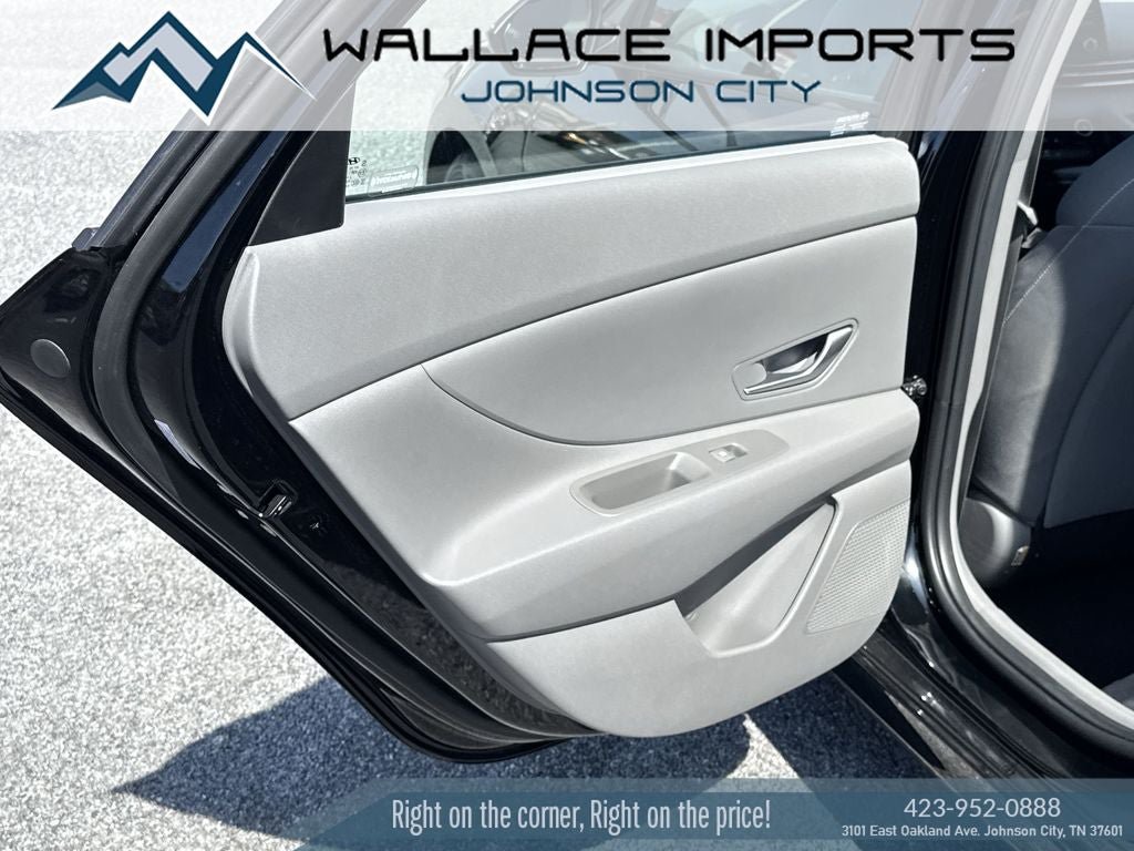 Used 2023 Hyundai Elantra SEL w/ Cargo Package FWD image 32