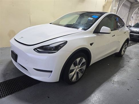 Used 2023 Tesla Model Y Long Range AWD/4WD image 3