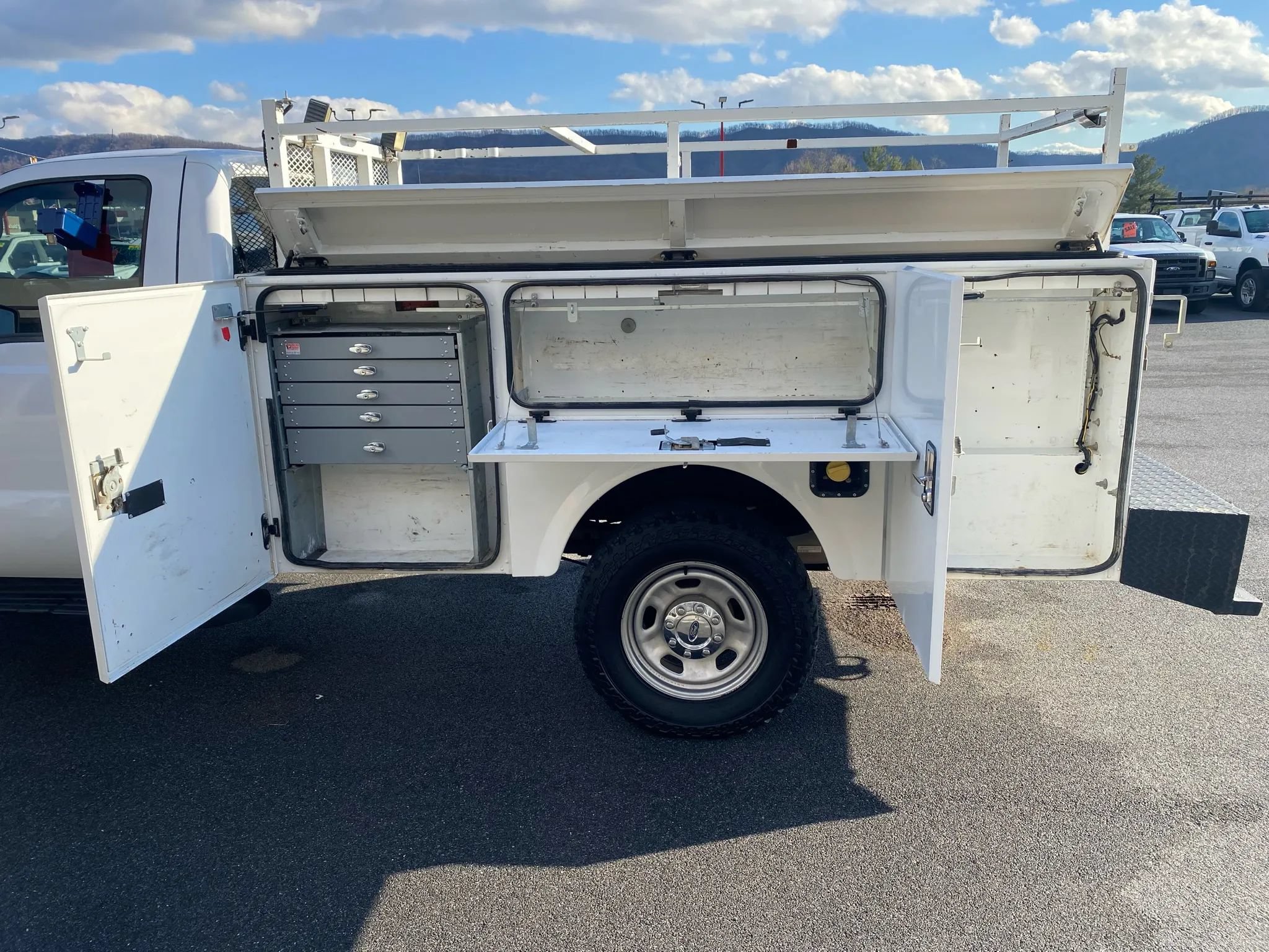 Used 2016 Ford F350 XL w/ Power Equipment Group AWD/4WD image 23