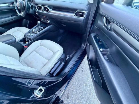 Used 2017 MAZDA CX-5 Touring w/ Preferred Equipment Package AWD/4WD image 9