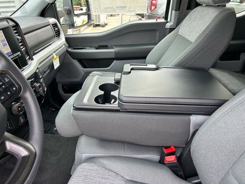 Used 2025 Ford F350 XLT image 38