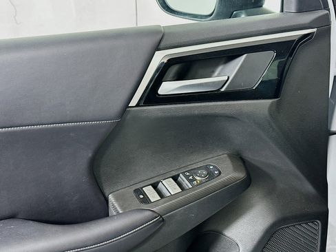 Used 2024 Mitsubishi Outlander SE image 15