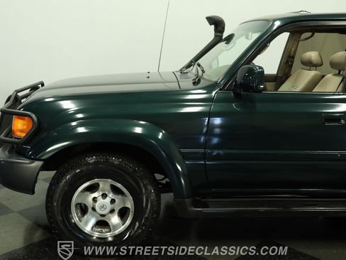Used 1997 Toyota Land Cruiser w/ Collector's Edition Pkg AWD/4WD image 23