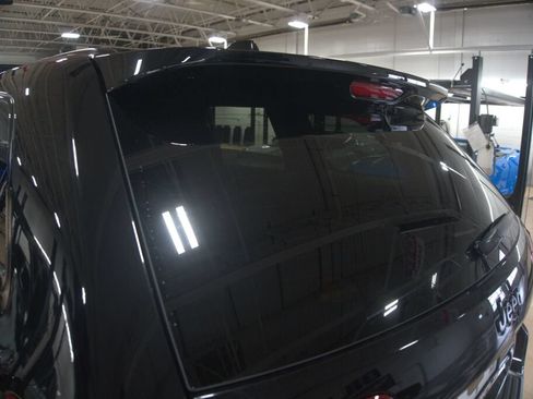 Used 2018 Jeep Grand Cherokee Altitude AWD/4WD image 18
