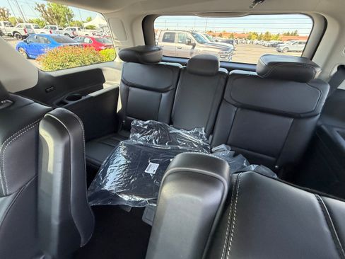 New 2026 Ford Expedition Platinum w/ Driver's Package AWD/4WD image 16