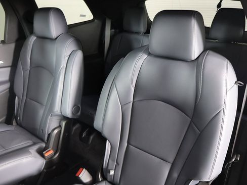 Used 2024 Buick Enclave Premium image 34