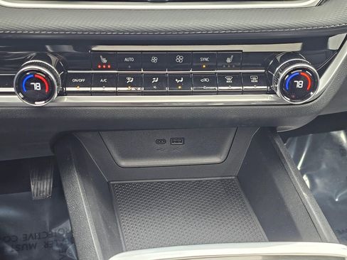 New 2026 Chevrolet Equinox LT w/ Convenience Package II image 32