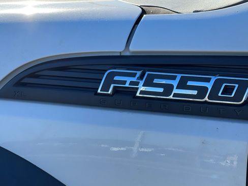 Used 2016 Ford F550 2WD Regular Cab Super Duty image 21