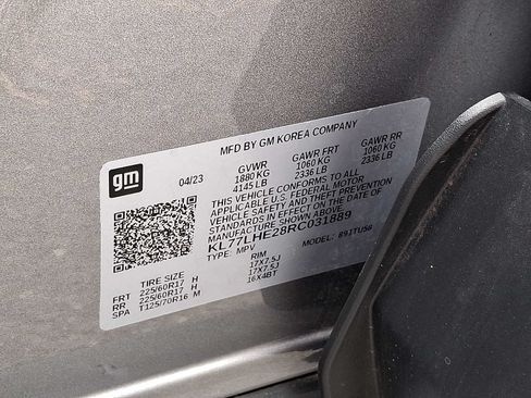 Used 2024 Chevrolet Trax LT w/ Sunroof Package FWD image 28