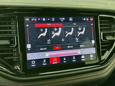 Used 2025 Dodge Durango GT RWD image 18