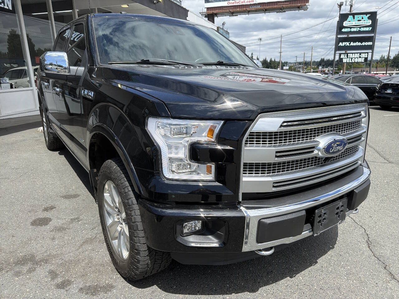 Used 2016 Ford F150 Platinum w/ Equipment Group 701A Luxury AWD/4WD image 8