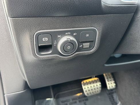 Used 2024 Mercedes-Benz GLB 35 AMG 4MATIC image 18