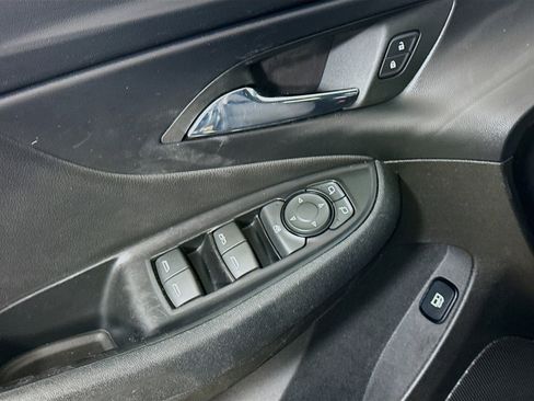 Used 2018 Chevrolet Volt LT image 24