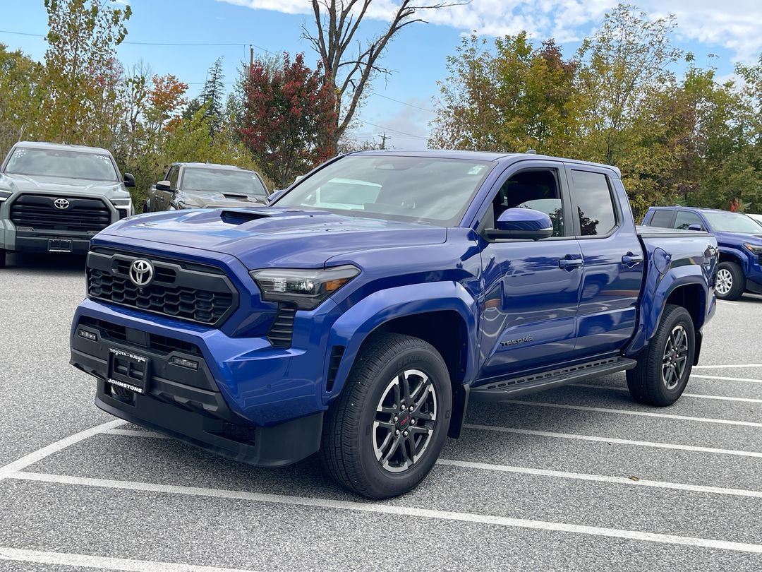 Used 2025 Toyota Tacoma TRD Sport w/ TRD Sport Premium Package AWD/4WD image 13