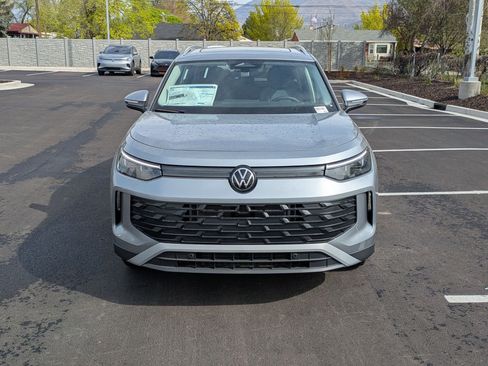 New 2026 Volkswagen Tiguan SE image 11