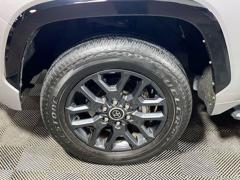 Used 2023 Toyota Tundra Platinum AWD/4WD image 29