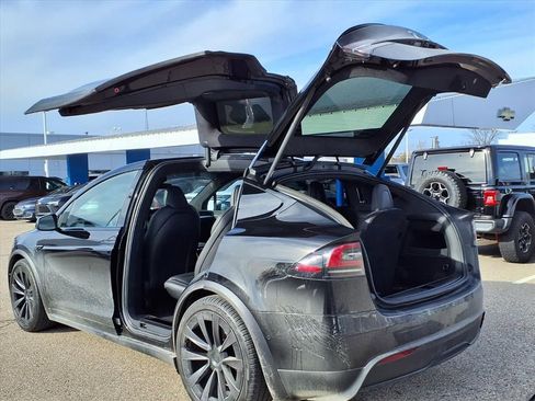 Used 2022 Tesla Model X Plaid image 10