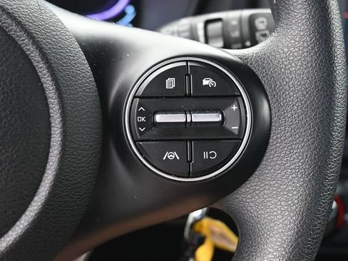 Used 2025 Kia Soul LX w/ LX Technology Package FWD image 27
