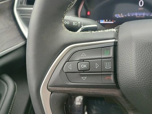 Used 2023 Jeep Grand Cherokee Limited AWD/4WD image 30