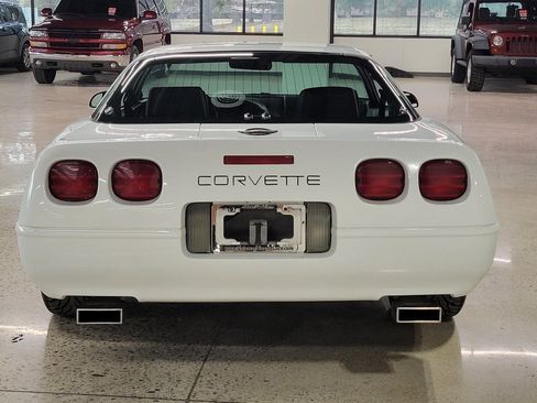 Used 1994 Chevrolet Corvette Coupe RWD image 31