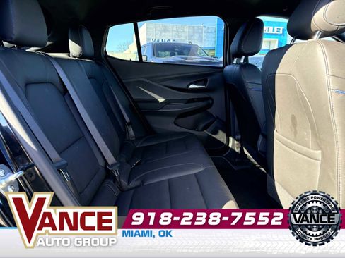 Used 2025 Buick Envista Sport Touring w/ Advanced Safety Package image 17