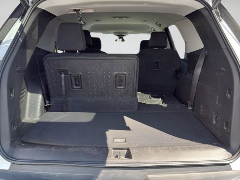 Used 2021 Chevrolet Traverse LT w/ LPO, Floor Liner Package AWD/4WD image 29