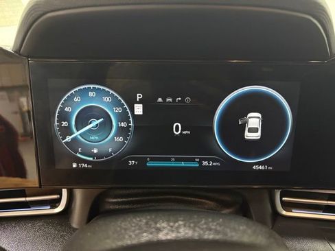 Used 2024 Hyundai Elantra Limited image 22