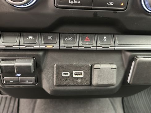 Used 2024 Chevrolet Silverado 1500 Custom AWD/4WD image 22