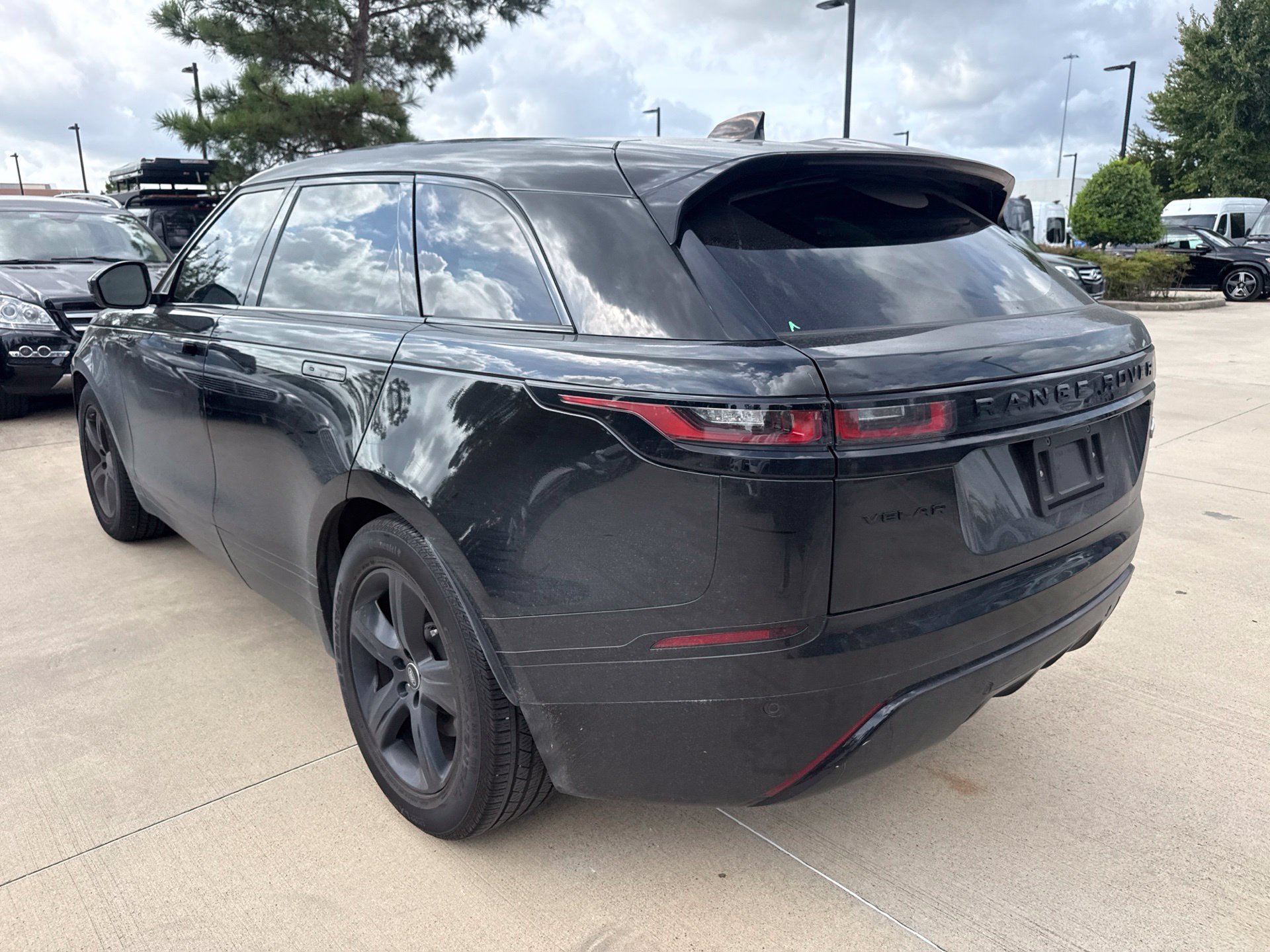 Used 2022 Land Rover Range Rover Velar R-Dynamic S AWD/4WD image 6