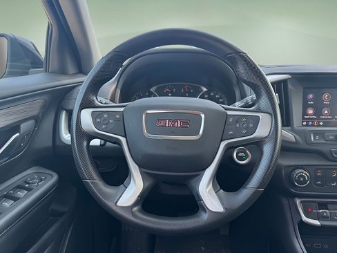Used 2024 GMC Terrain SLE w/ Elevation Edition FWD image 17