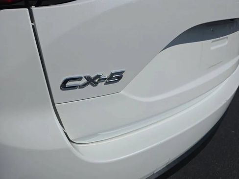 Used 2018 MAZDA CX-5 Touring w/ Preferred Equipment Package FWD image 10