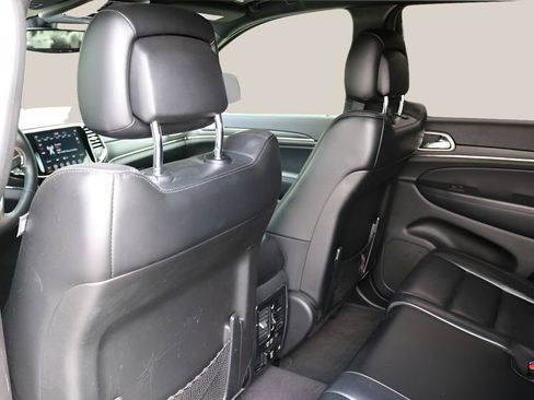 Used 2019 Jeep Grand Cherokee Limited AWD/4WD image 17