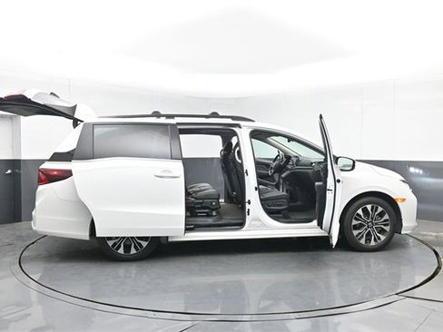 Used 2025 Honda Odyssey Elite image 56