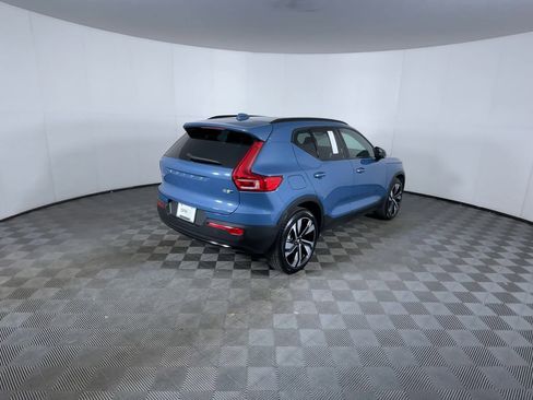 Used 2024 Volvo XC40 B5 Ultimate w/ Climate Package image 8
