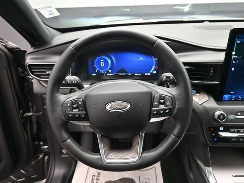 Used 2020 Ford Explorer Platinum w/ Premium Technology Package AWD/4WD image 15