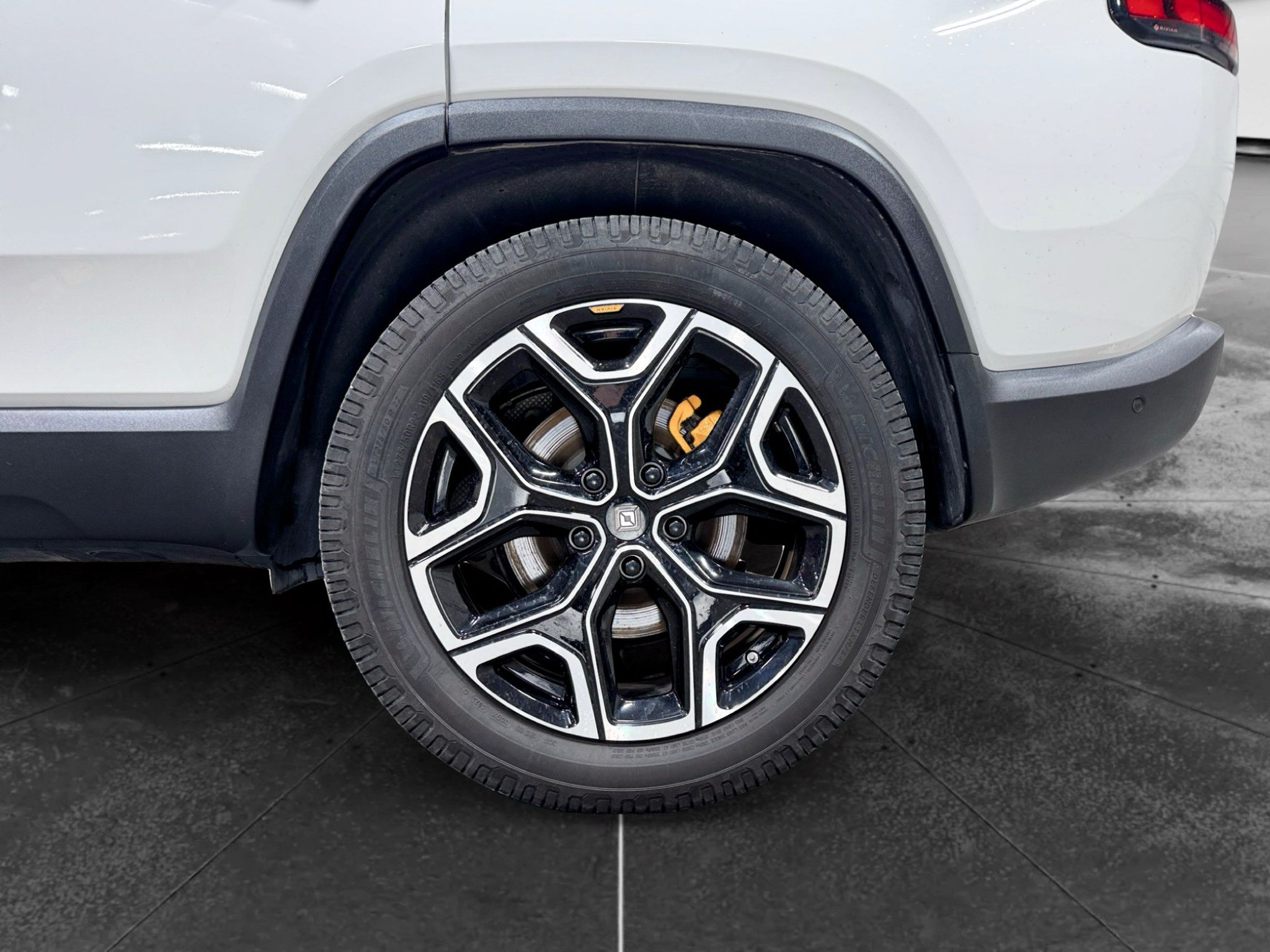 Used 2023 Rivian R1S Adventure Quad AWD/4WD image 34