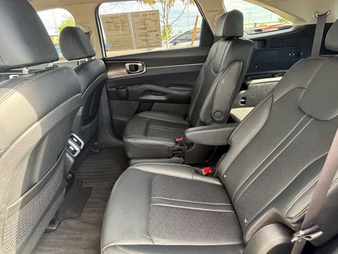 Used 2023 Kia Sorento EX FWD image 28