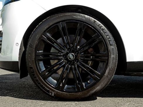Certified 2024 Land Rover Range Rover Autobiography AWD/4WD image 11