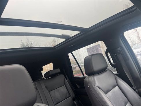 Used 2021 Chevrolet Tahoe Z71 image 17