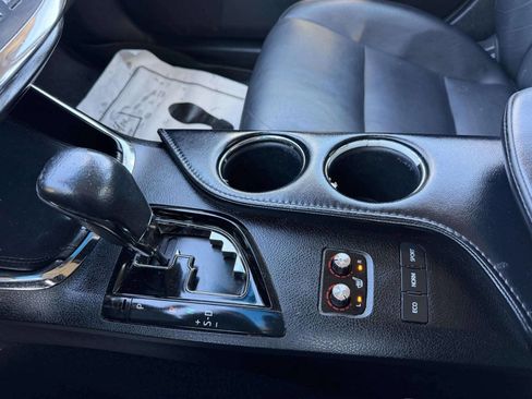 Used 2018 Toyota Avalon XLE image 28