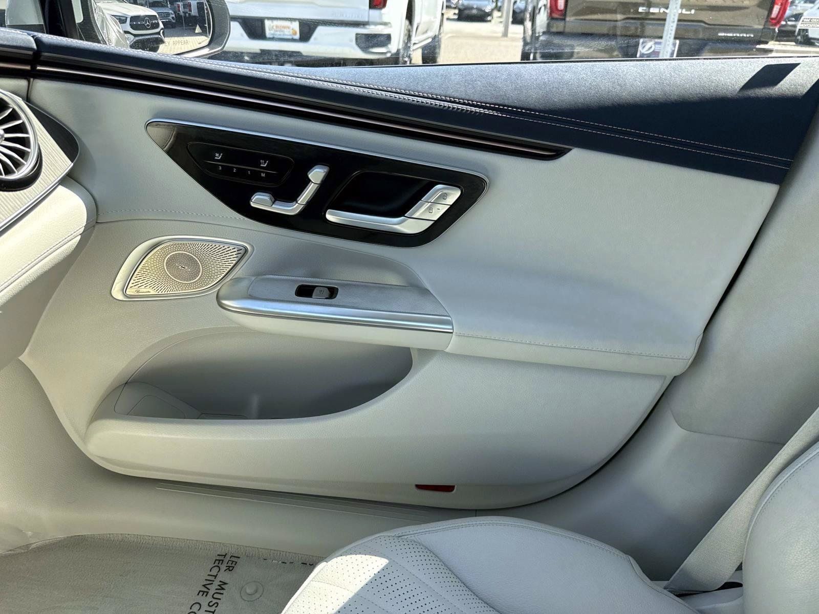 Used 2023 Mercedes-Benz EQE 500 4MATIC Sedan image 23