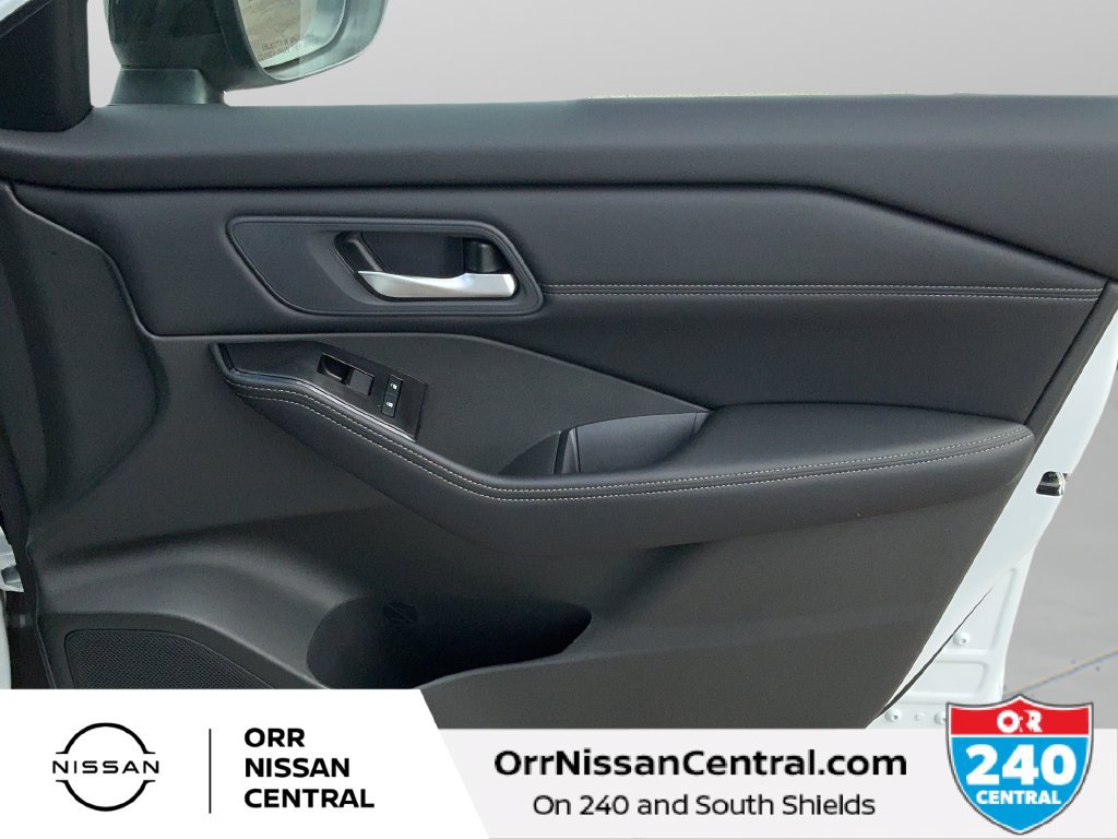 New 2027 Nissan Rogue Dark Armor FWD image 10