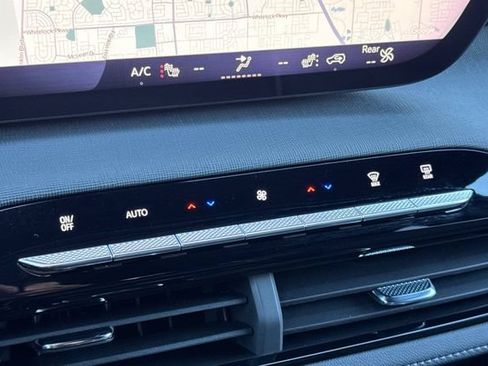 Used 2025 Buick Enclave Preferred FWD image 32
