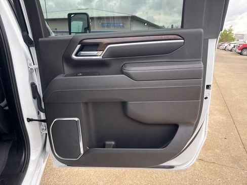 Used 2025 GMC Sierra 2500 SLT AWD/4WD image 24