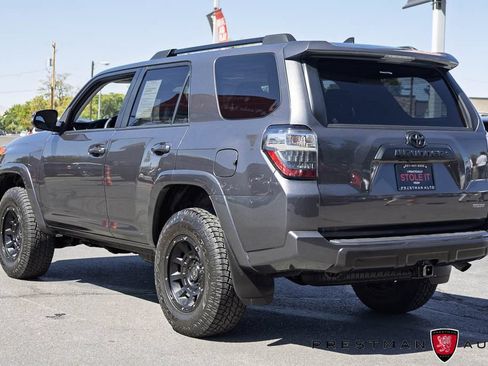 Used 2022 Toyota 4Runner TRD Off-Road Premium w/ Moonroof Package AWD/4WD image 15
