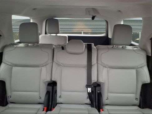 New 2026 Ford Expedition Active image 11