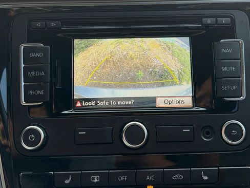 Used 2014 Volkswagen Passat TDI SE FWD image 13